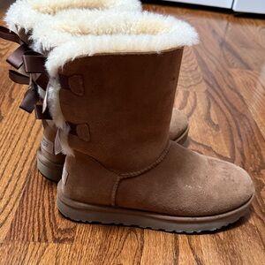 UGG Tan Boots with Cream Fur and Brown Bows